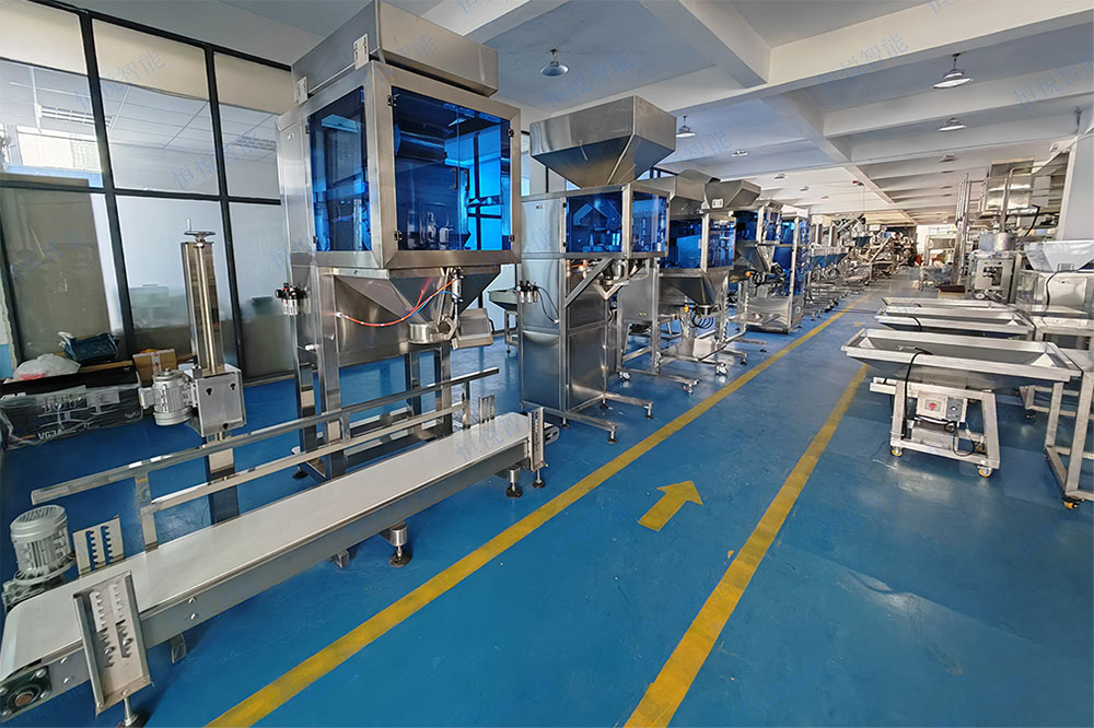 IMG_20240830_1316012.jpg ⑶、25公斤颗粒91麻豆免费视频网站采用双斗秤或四斗秤振动下料