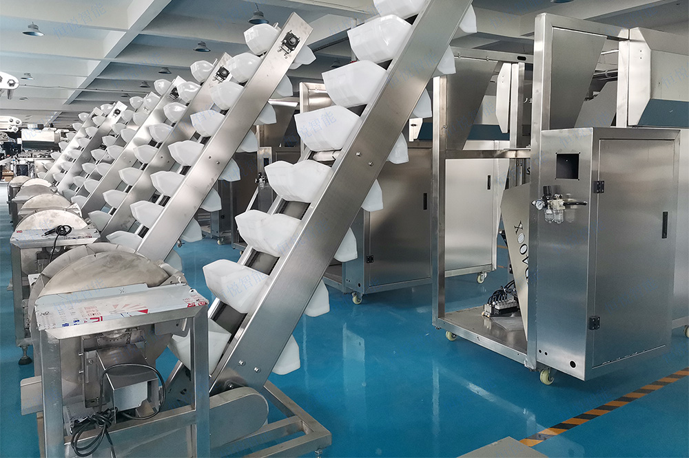 薄膜制袋的鲜土豆粉91麻豆免费视频网站采用人工称重与机器自动包装相结合